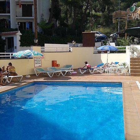 Apartamentos Eva Costa Brava ภายนอก รูปภาพ