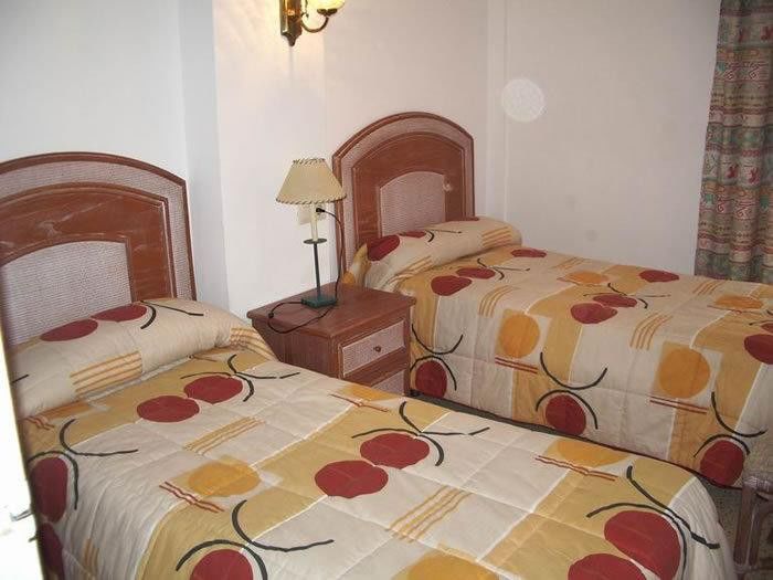 Apartamentos Eva Costa Brava ภายนอก รูปภาพ