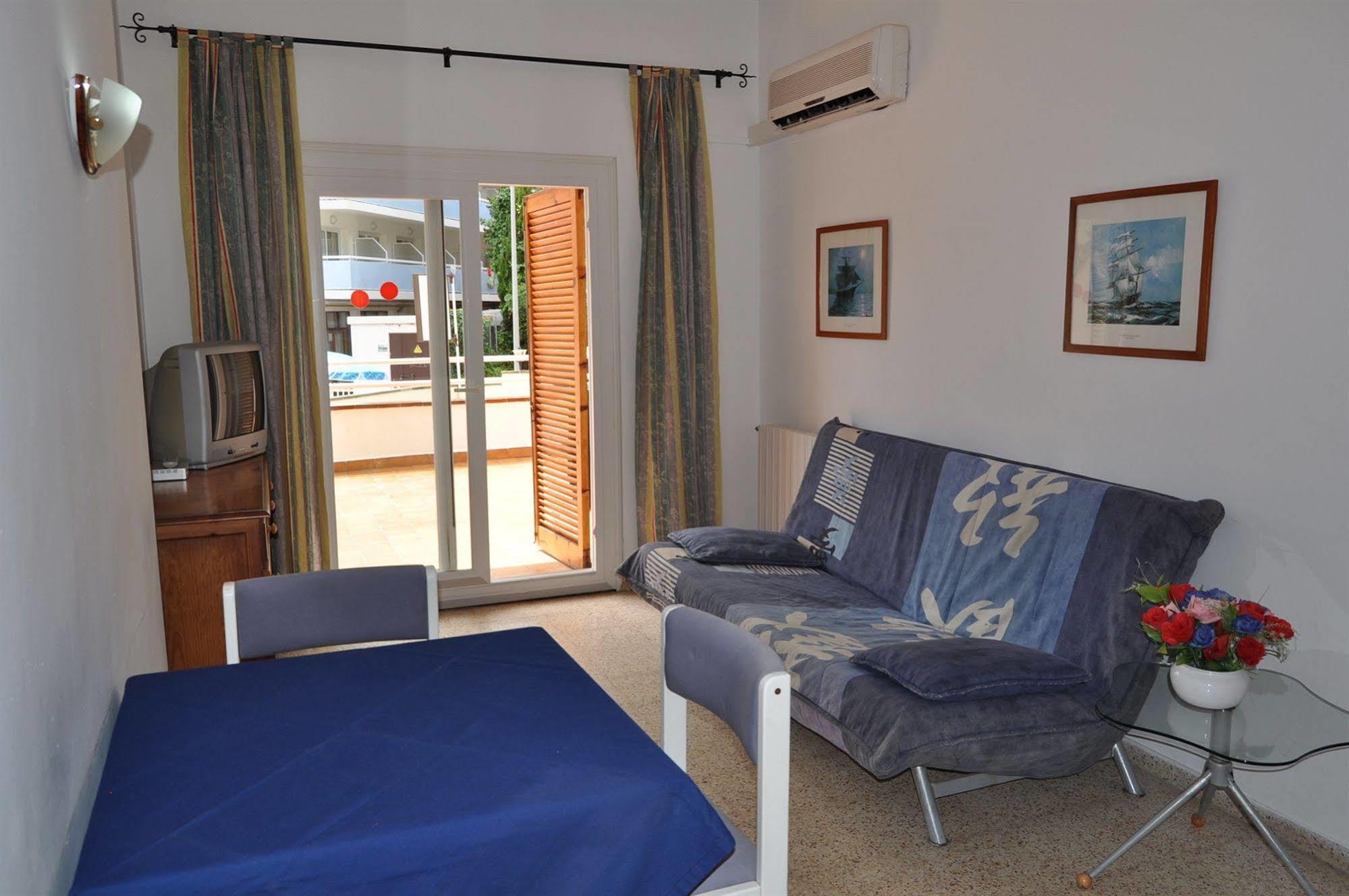 Apartamentos Eva Costa Brava ภายนอก รูปภาพ