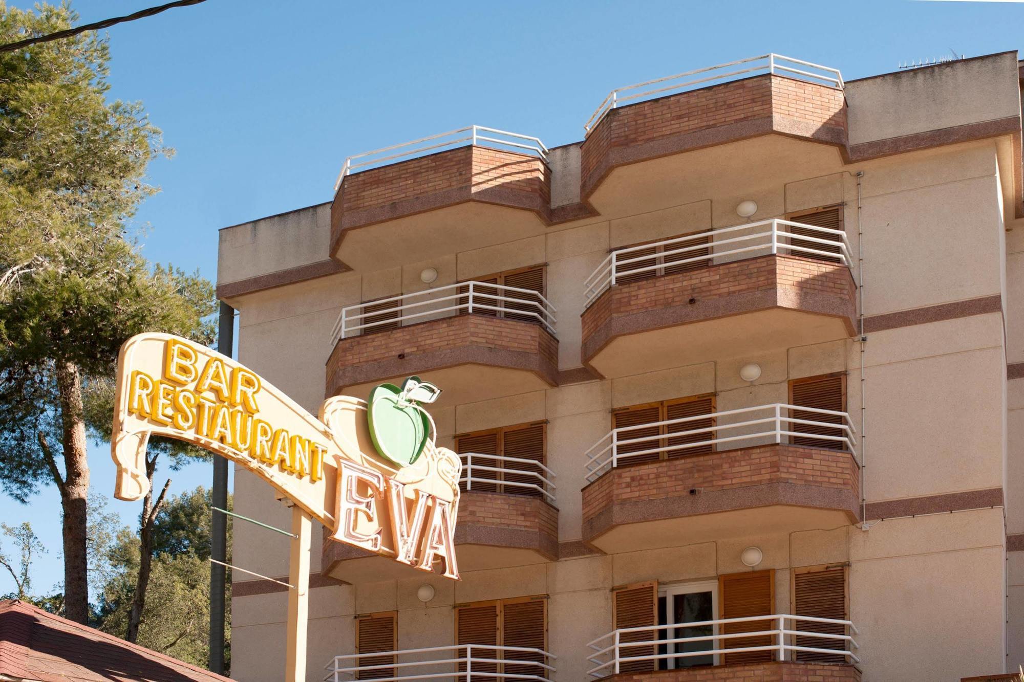 Apartamentos Eva Costa Brava ภายนอก รูปภาพ